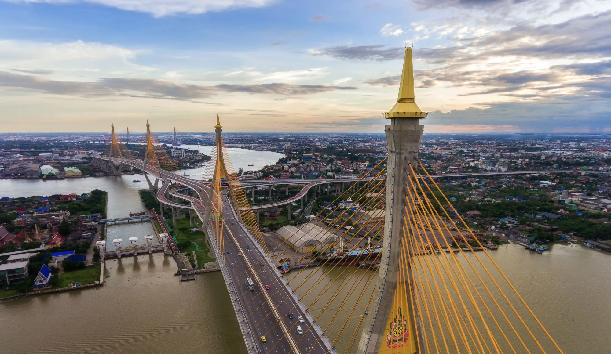 ภาพมุมสูงจากโดรนของสะพานพระราม 9 กรุงเทพฯ